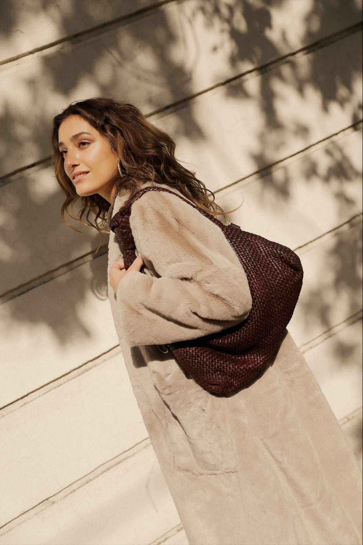 Cartera tejida cuero Vino