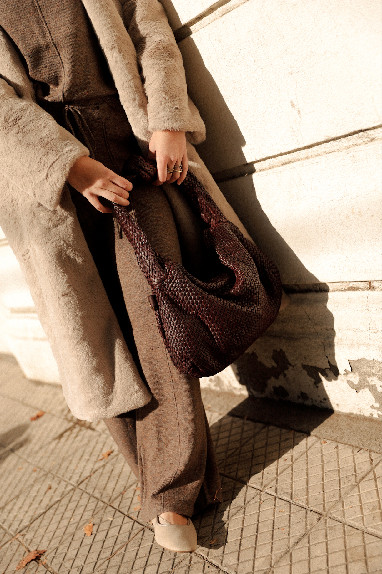 Cartera tejida cuero Vino