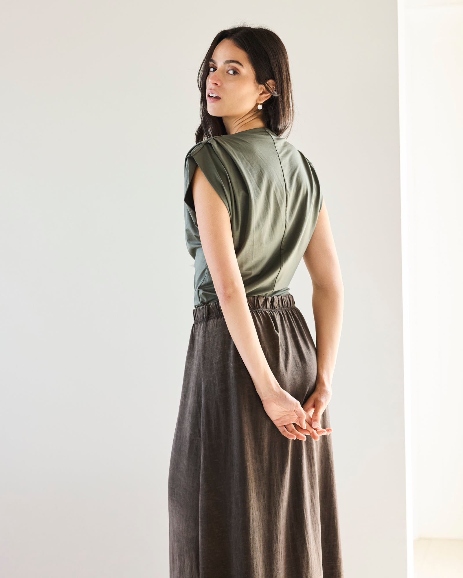 POLERA ASIMÉTRICA JOLIE OLIVA