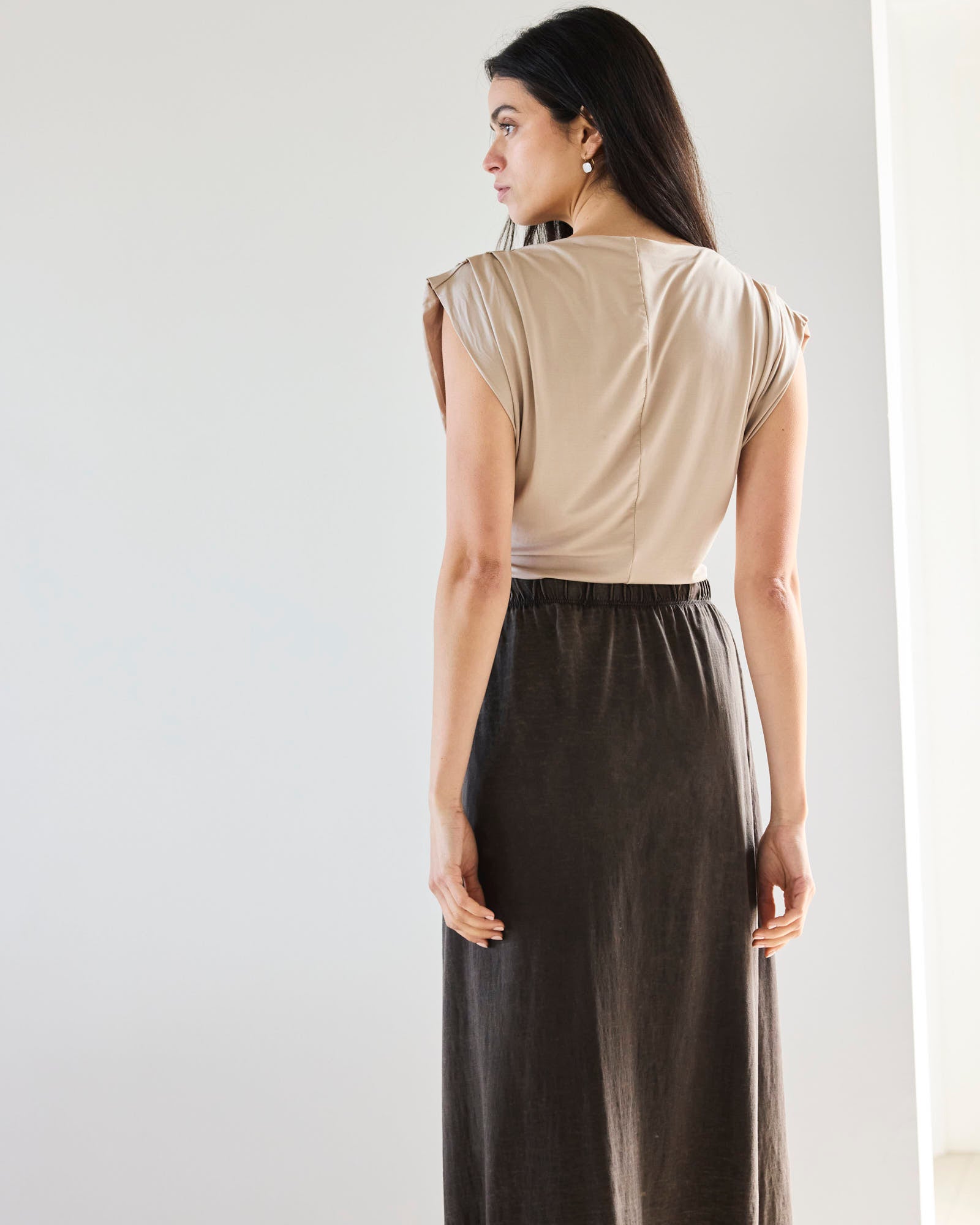 POLERA ASIMÉTRICA JOLIE BEIGE
